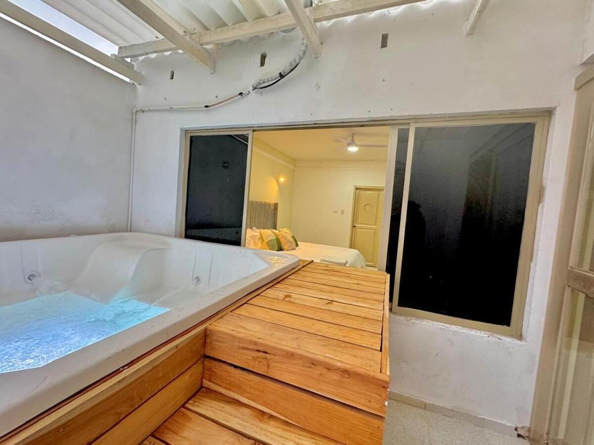 Cerca Del Aeropuerto Con Jacuzzi 10 Personas