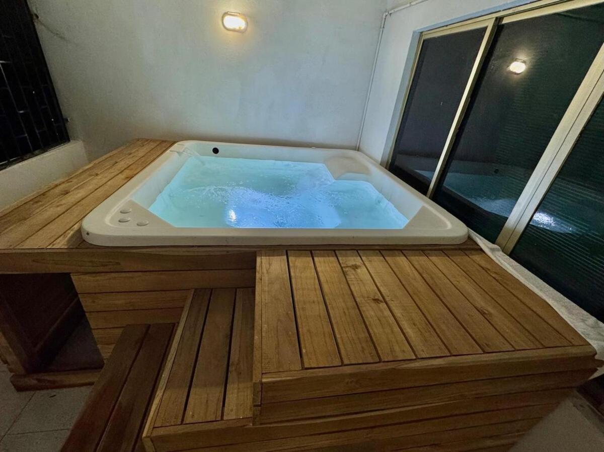 Apartment Cerca Del Aeropuerto Con Jacuzzi 10 Personas Cartagena