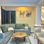 Apartamento cerca del aeropuerto con jacuzzi 10 personas