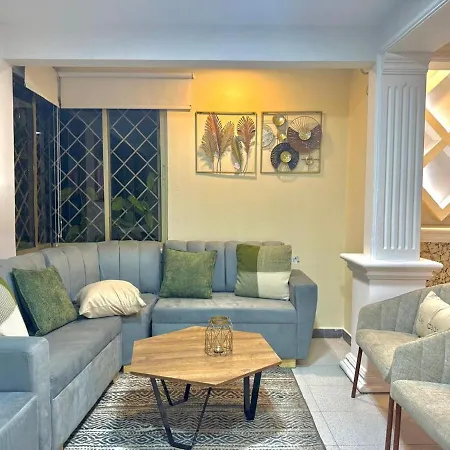 Cerca Del Aeropuerto Con Jacuzzi 10 Personas Apartamento *