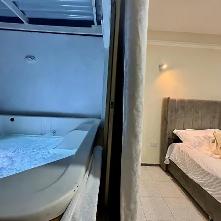 Cerca Del Aeropuerto Con Jacuzzi 10 Personas Apartamento Cartagena