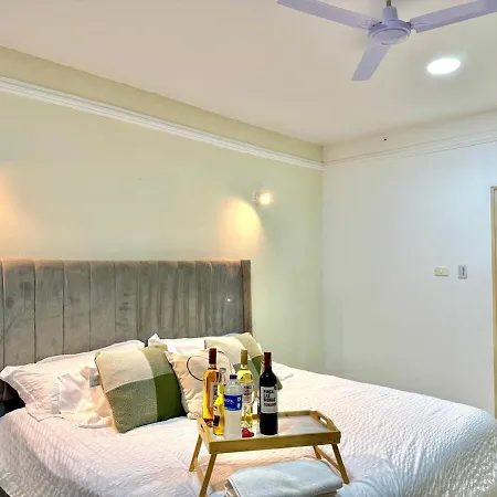 Apartamento Cerca Del Aeropuerto Con Jacuzzi 10 Personas *