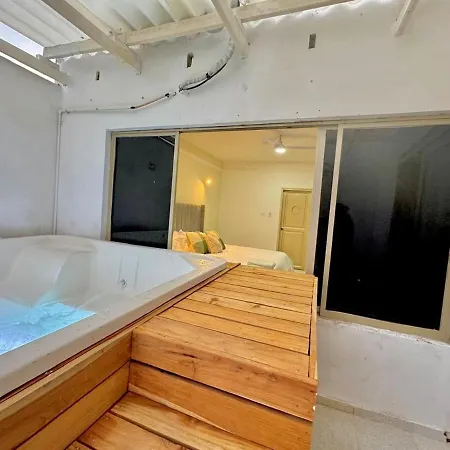 Cerca Del Aeropuerto Con Jacuzzi 10 Personas