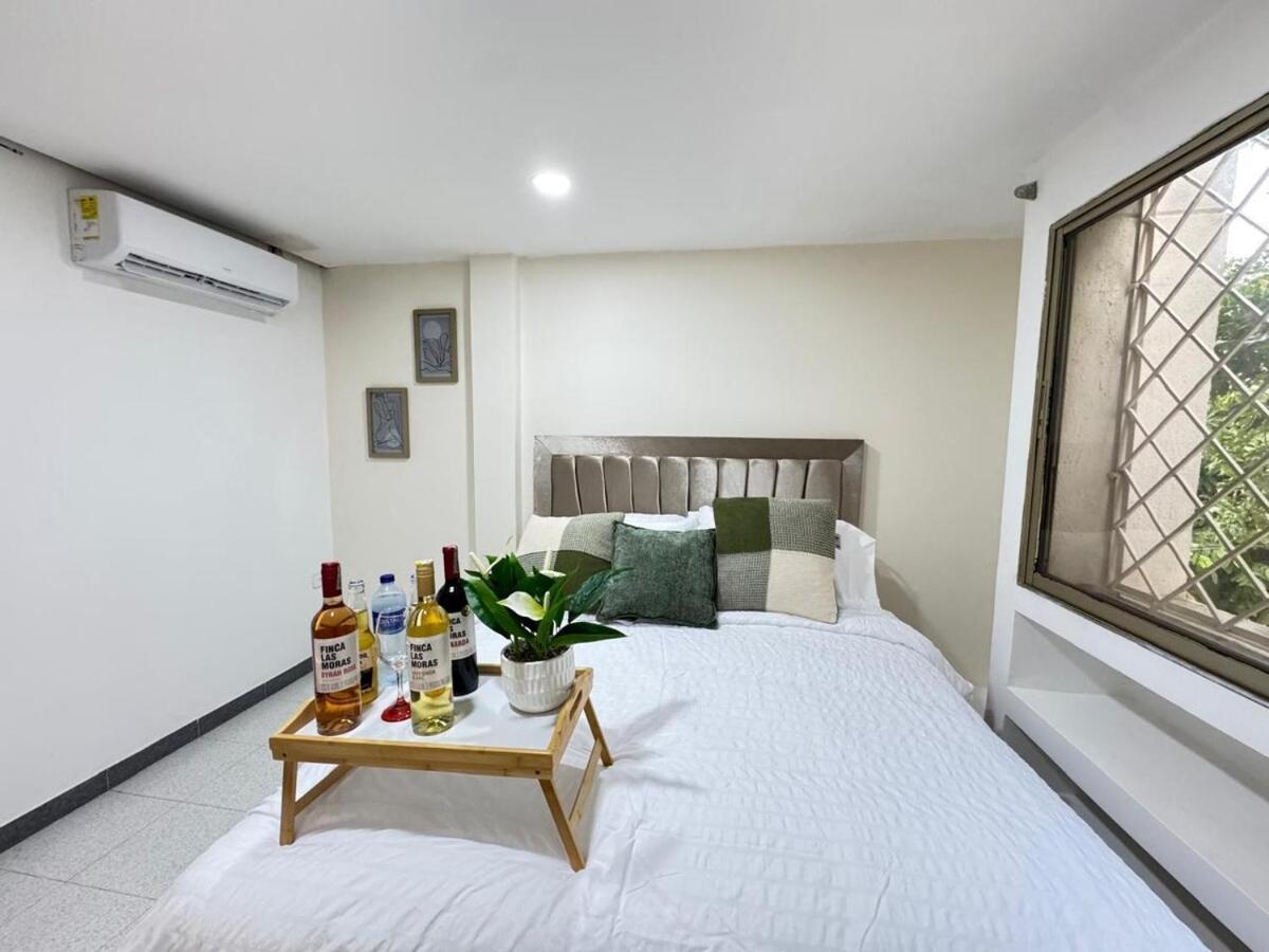 Cerca Del Aeropuerto Con Jacuzzi 10 Personas Apartamento *