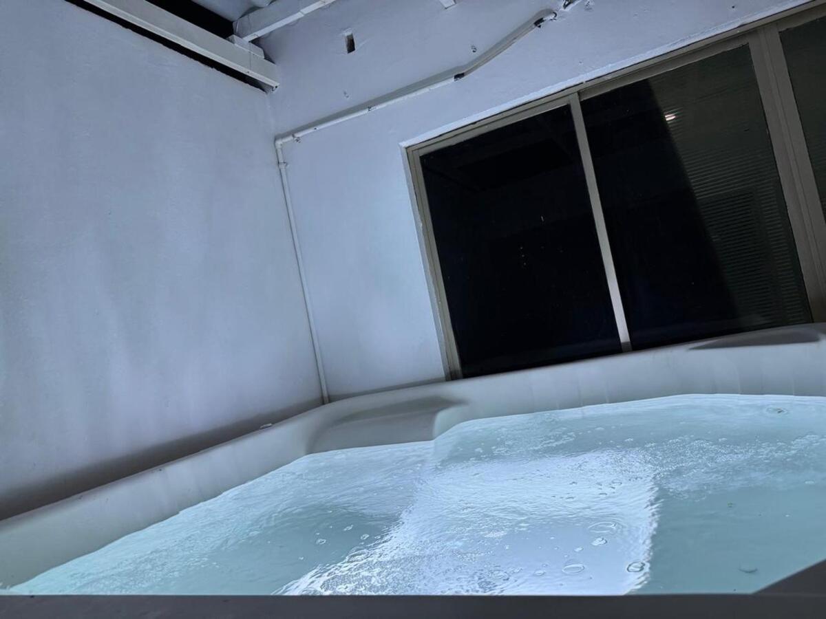 Cerca Del Aeropuerto Con Jacuzzi 10 Personas