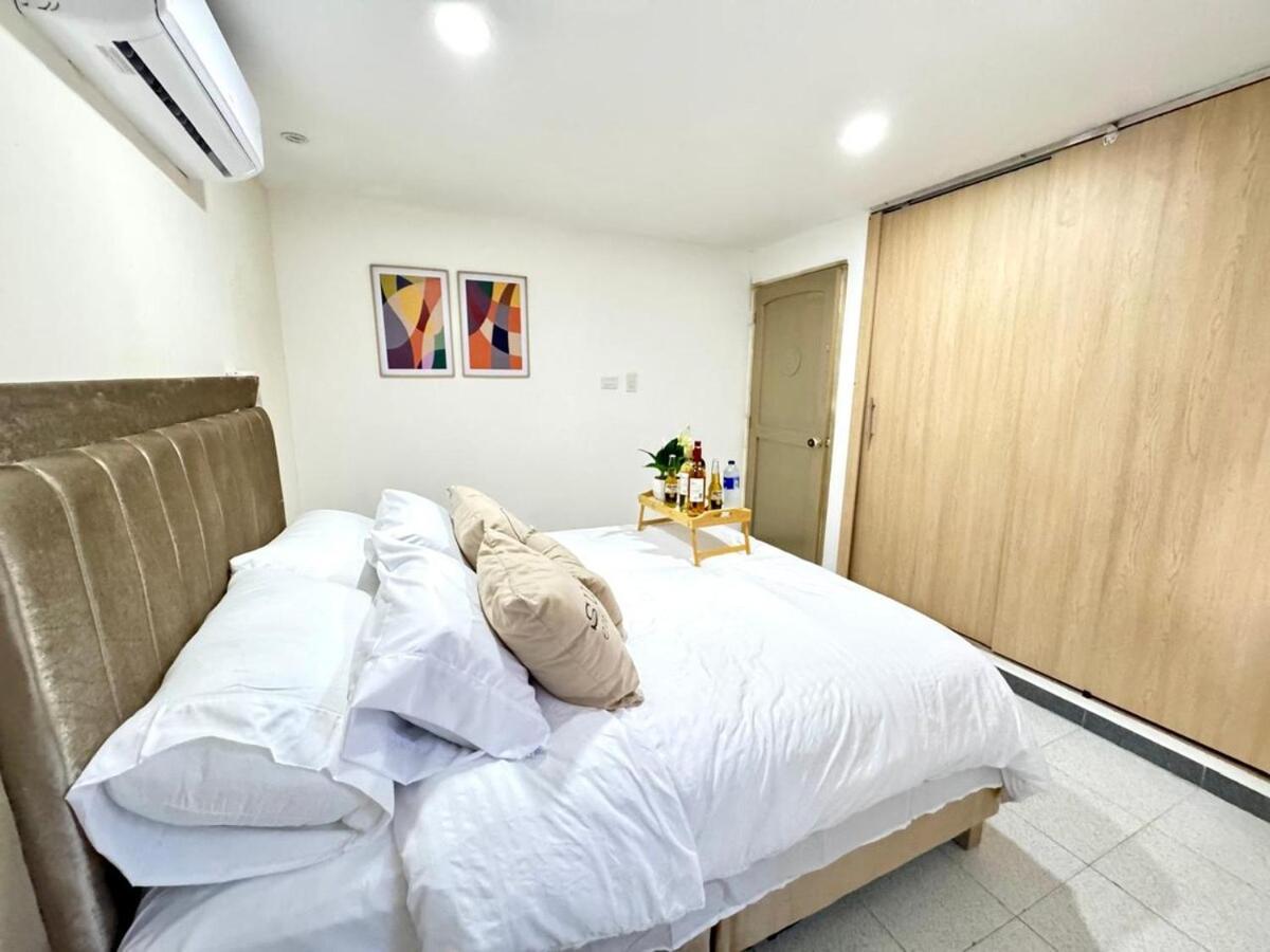 Cerca Del Aeropuerto Con Jacuzzi 10 Personas Apartamento *