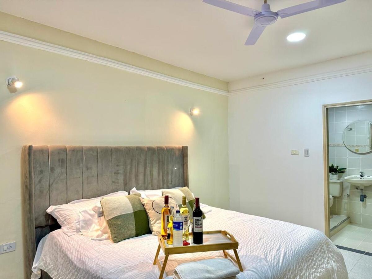Apartamento Cerca Del Aeropuerto Con Jacuzzi 10 Personas *